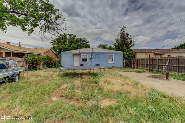 3221 1st Place, Lubbock, TX 79415