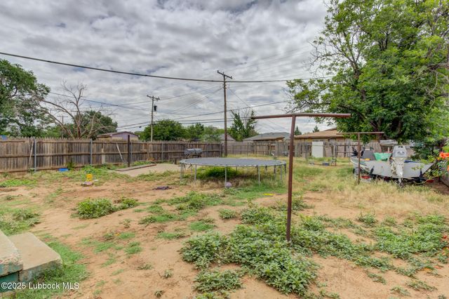 3221 1st Place, Lubbock, TX 79415