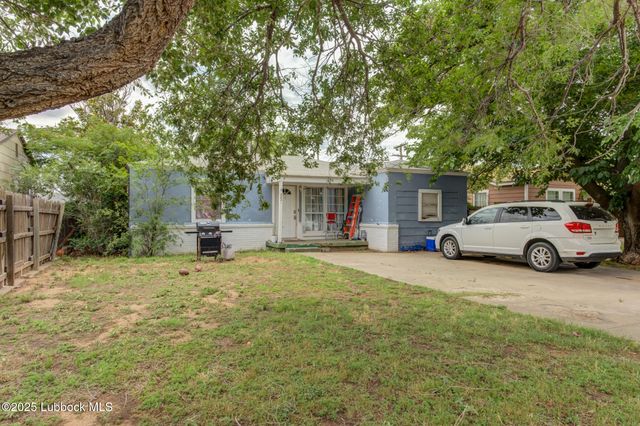 3221 1st Place, Lubbock, TX 79415