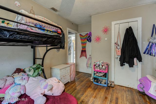 3221 1st Place, Lubbock, TX 79415