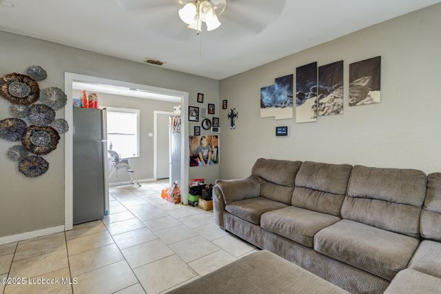 3221 1st Place, Lubbock, TX 79415