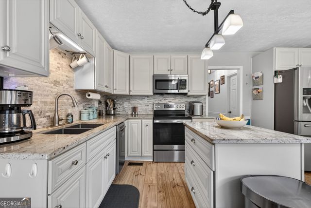 147 Thicket Trail, Mcdonough, GA 30252