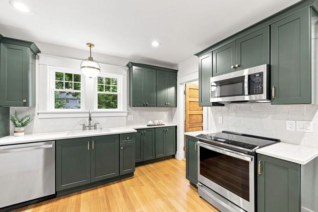 80 Milton St, Northampton, MA 01062