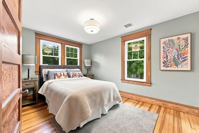 80 Milton St, Northampton, MA 01062