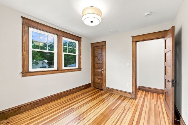 80 Milton St, Northampton, MA 01062