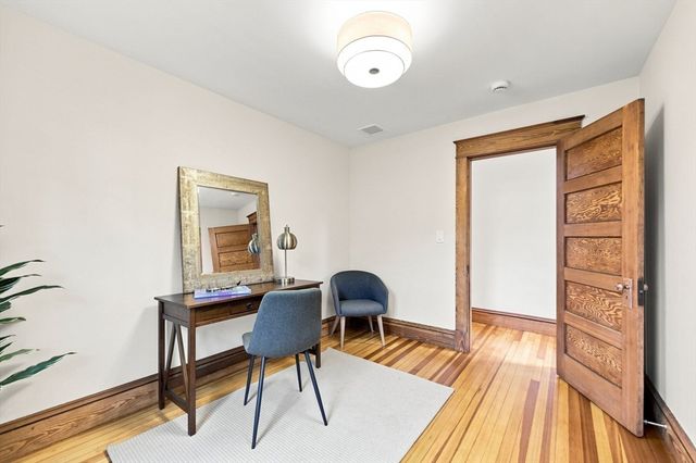 80 Milton St, Northampton, MA 01062