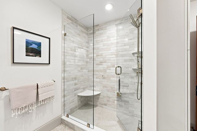 80 Milton St, Northampton, MA 01062