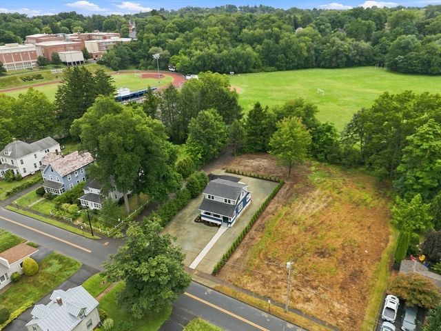 80 Milton St, Northampton, MA 01062