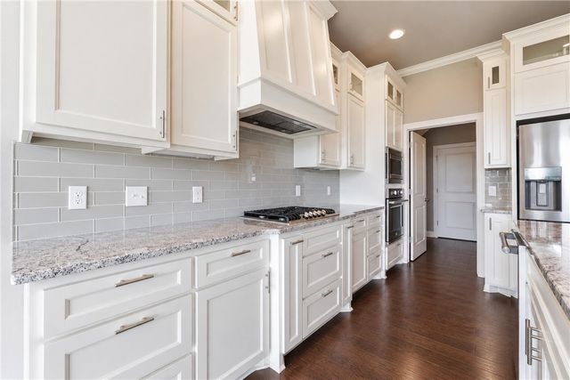 743 Saffron Avenue, Tontitown, AR 72762