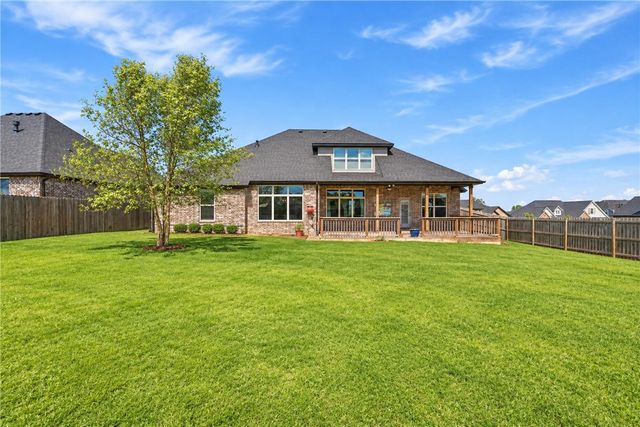 743 Saffron Avenue, Tontitown, AR 72762
