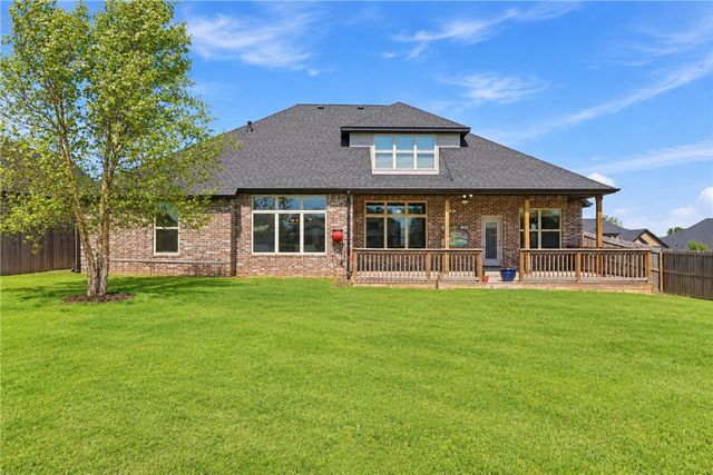 743 Saffron Avenue, Tontitown, AR 72762