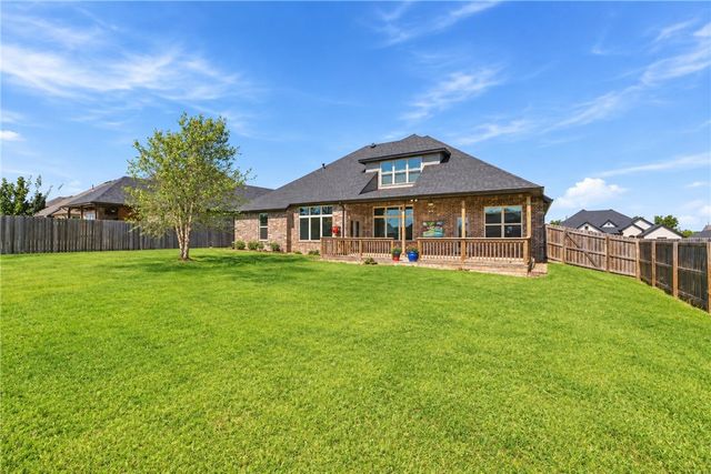 743 Saffron Avenue, Tontitown, AR 72762