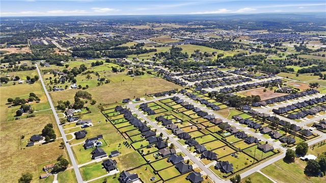 743 Saffron Avenue, Tontitown, AR 72762
