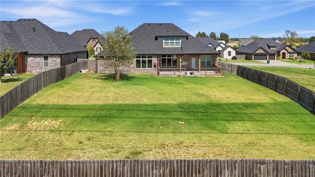 743 Saffron Avenue, Tontitown, AR 72762