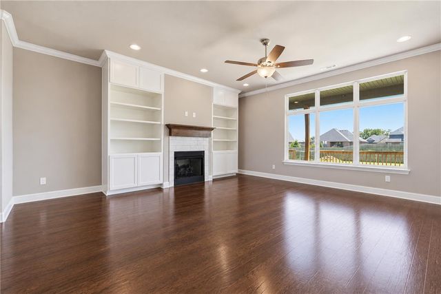 743 Saffron Avenue, Tontitown, AR 72762