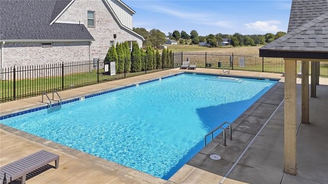 743 Saffron Avenue, Tontitown, AR 72762