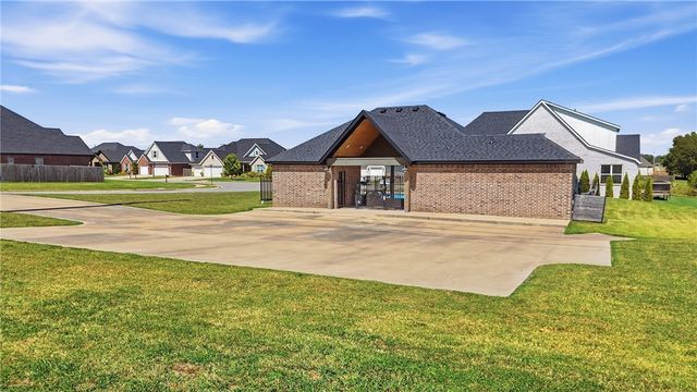 743 Saffron Avenue, Tontitown, AR 72762