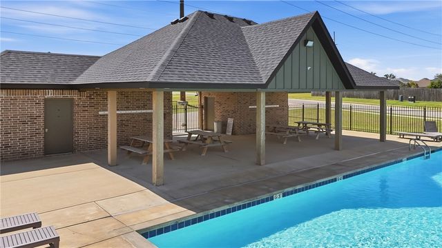 743 Saffron Avenue, Tontitown, AR 72762