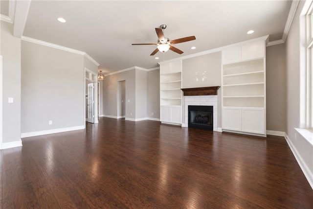 743 Saffron Avenue, Tontitown, AR 72762