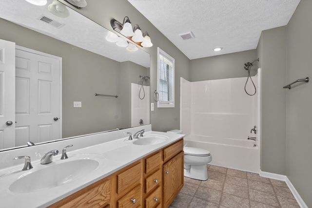 127 Starting Gate Point, Georgetown, KY 40324