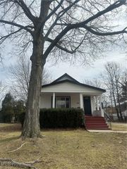 1439 E 221st Street, Euclid, OH 44117