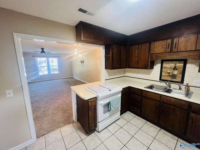 8142 Oldfield Road 6E, Huntsville, AL 35802