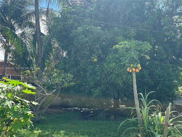 900 NW 75th St, Miami, FL 33150