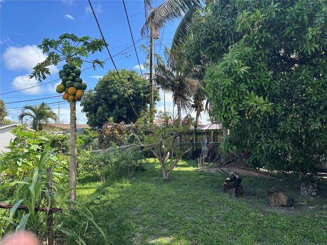 900 NW 75th St, Miami, FL 33150