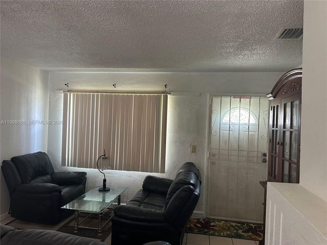 900 NW 75th St, Miami, FL 33150