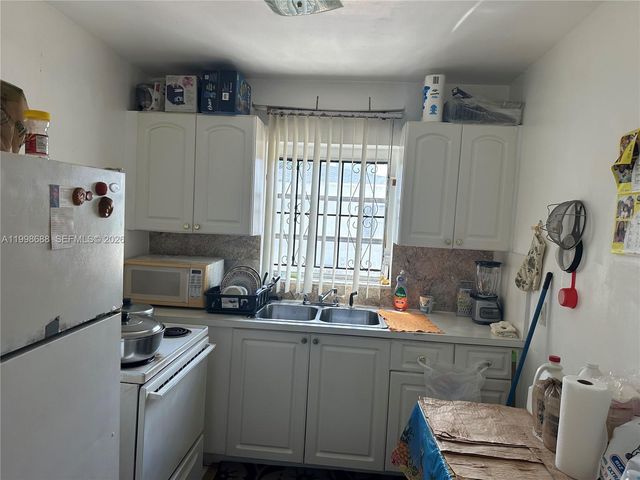 900 NW 75th St, Miami, FL 33150