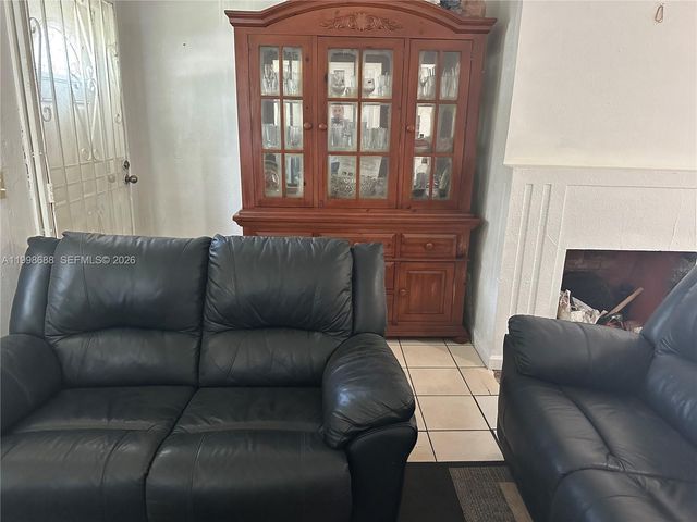 900 NW 75th St, Miami, FL 33150