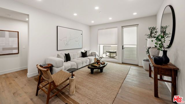 505 S Barrington Avenue 208, Los Angeles, CA 90049