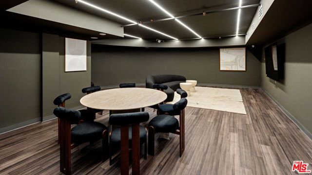 505 S Barrington Avenue 208, Los Angeles, CA 90049