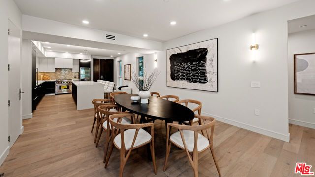 505 S Barrington Avenue 208, Los Angeles, CA 90049