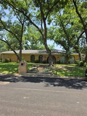 2517 Nantucket Drive, Sherman, TX 75092