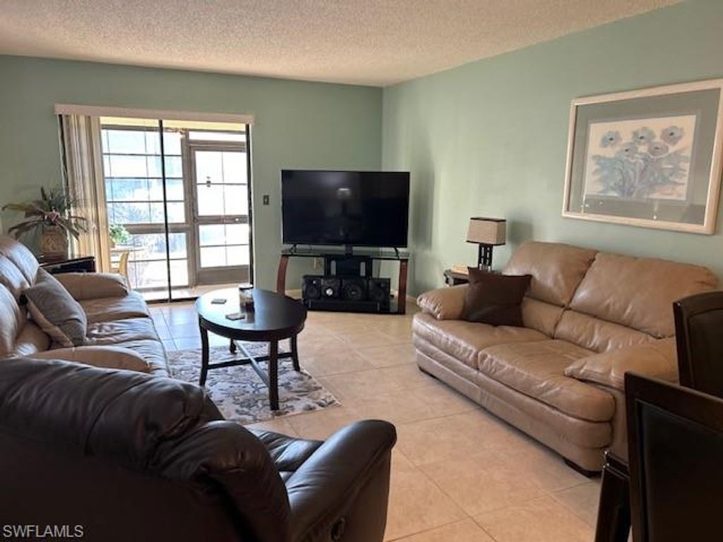 Image 18 of property listing at 620 Victoria DR 2, Cape Coral, FL 33904