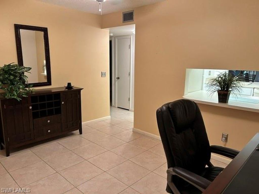 Image 32 of property listing at 620 Victoria DR 2, Cape Coral, FL 33904