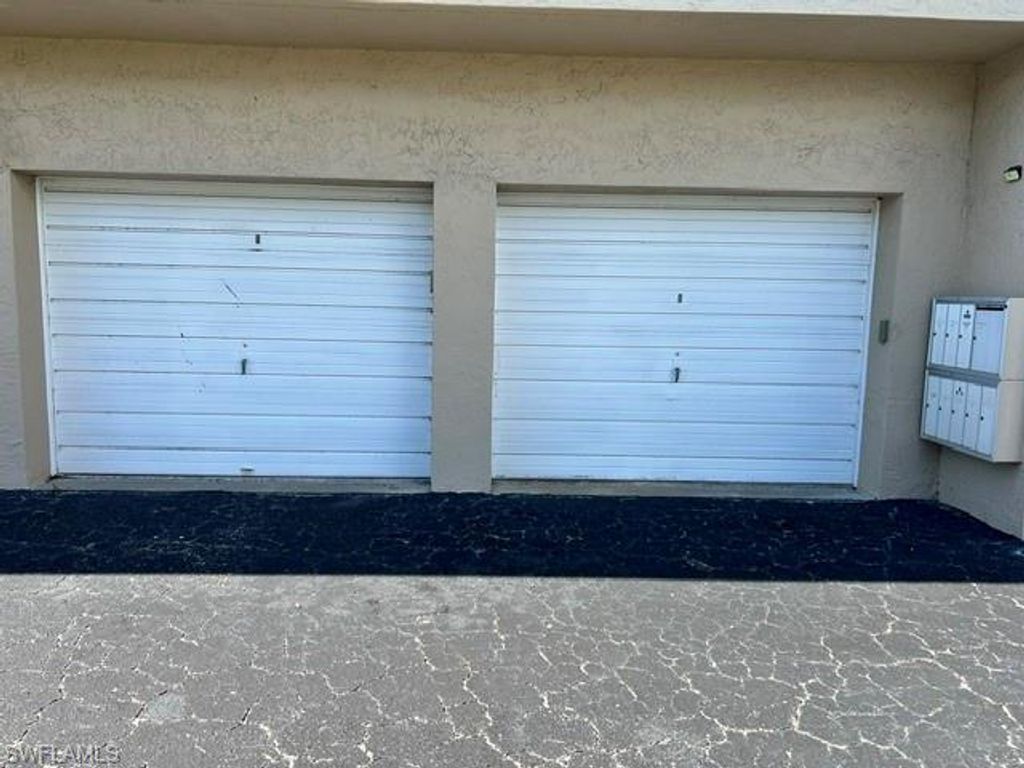 Image 38 of property listing at 620 Victoria DR 2, Cape Coral, FL 33904