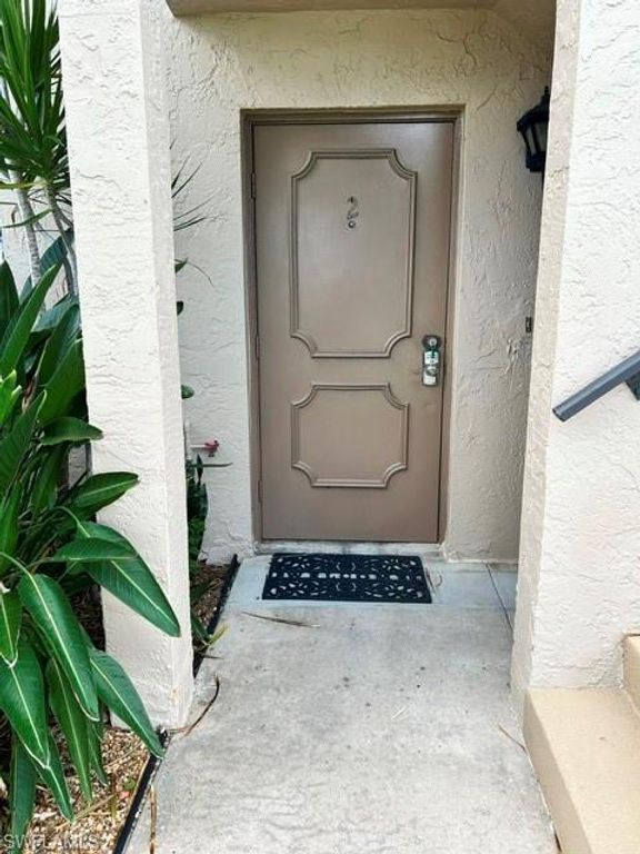 Image 41 of property listing at 620 Victoria DR 2, Cape Coral, FL 33904