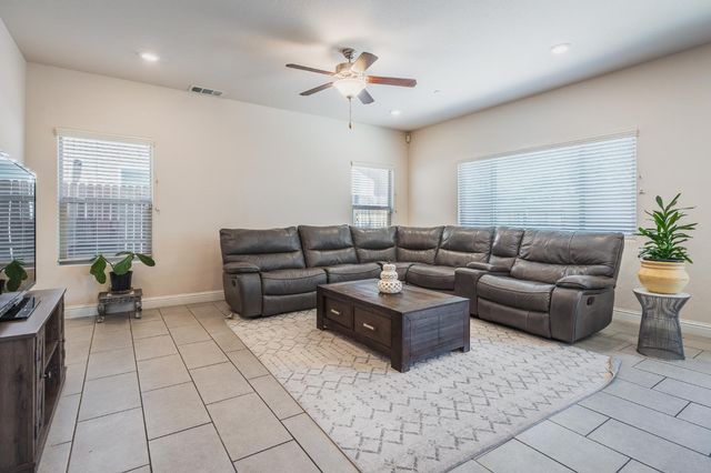4102 Duncan Avenue, Clovis, CA 93619