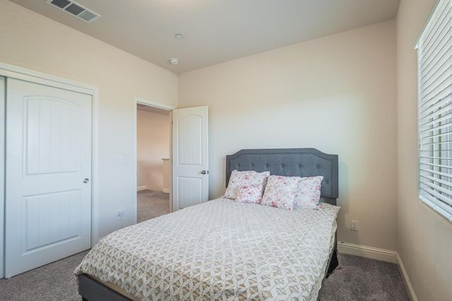 4102 Duncan Avenue, Clovis, CA 93619