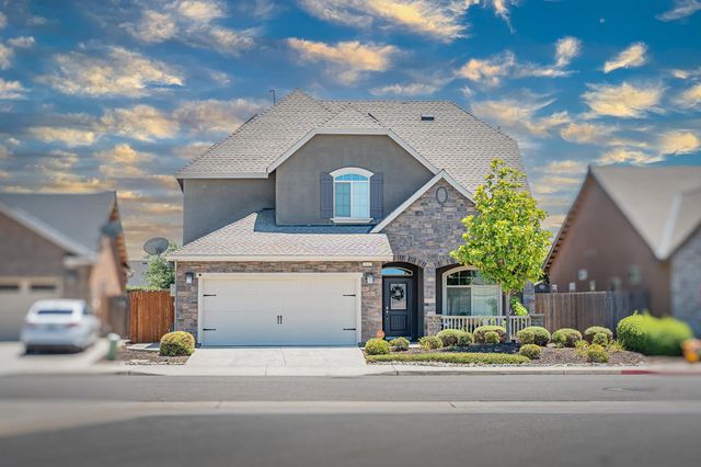 4102 Duncan Avenue, Clovis, CA 93619