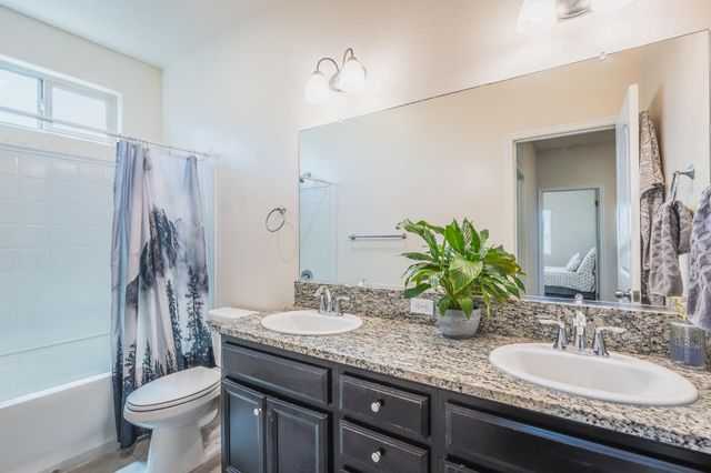 4102 Duncan Avenue, Clovis, CA 93619