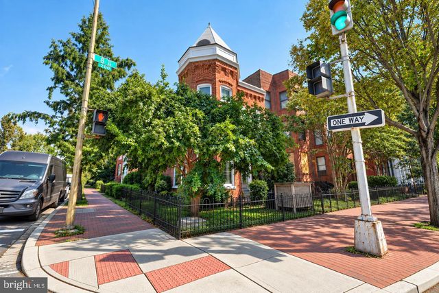 251 8TH ST NE, Washington, DC 20002