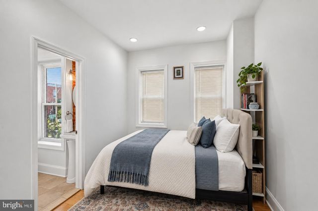251 8TH ST NE, Washington, DC 20002