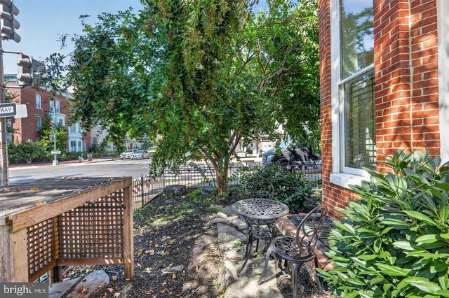251 8TH ST NE, Washington, DC 20002