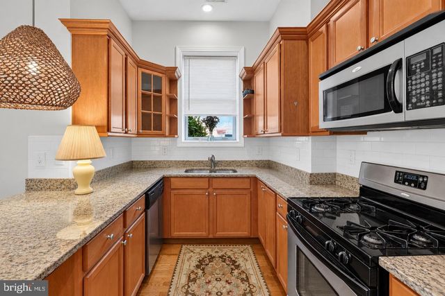 251 8TH ST NE, Washington, DC 20002