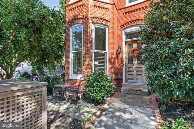 251 8TH ST NE, Washington, DC 20002