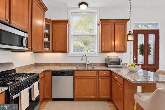 251 8TH ST NE, Washington, DC 20002