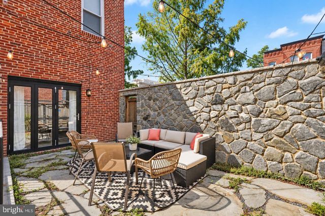 251 8TH ST NE, Washington, DC 20002